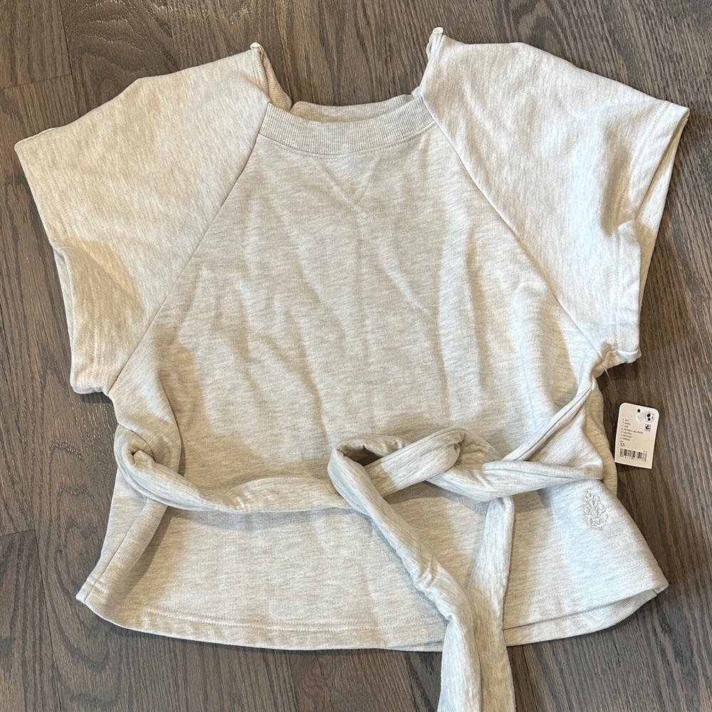 FP Movement For the Win tee sweatshirt. New never worn size XS
